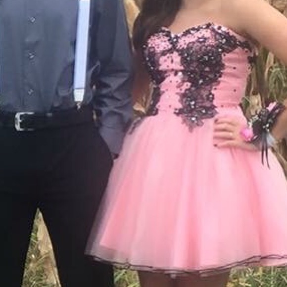 homecoming dress. zipper in back. - Picture 2 of 2