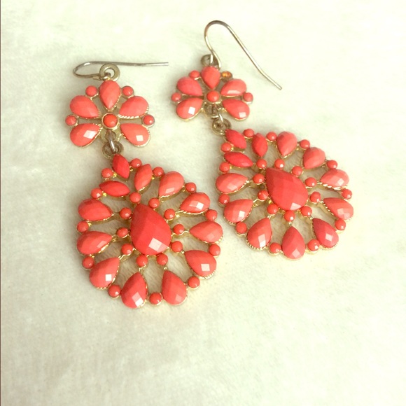 🎉JEWELRY SALE🎉Pre-loved coral earrings !💕