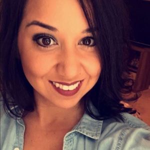 Meet your Posher, Danielle