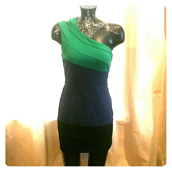 Super cute Ark & Co one shoulder dress.