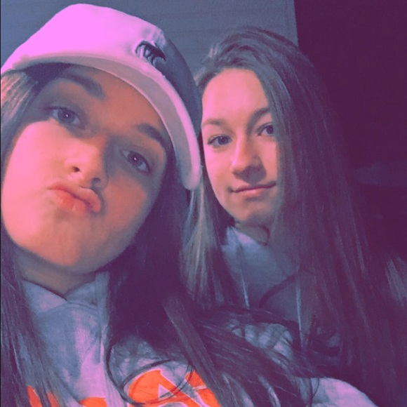 Meet your Posher, Julia - Picture 1 of 1