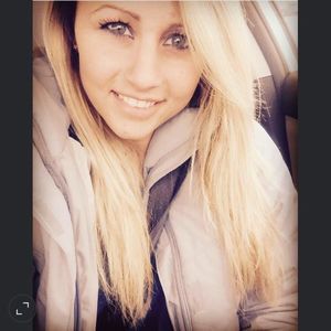 Meet your Posher, Leslie