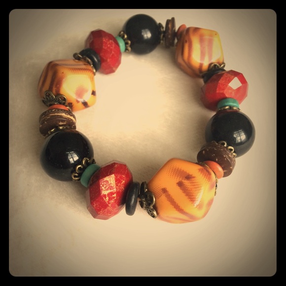 🎉JEWELRY SALE🎉Beautiful multi color bracelet!❤️