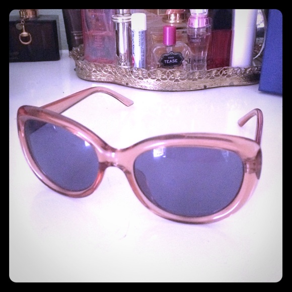 Simply Vera Vera Wang 60's inspired sunglasses