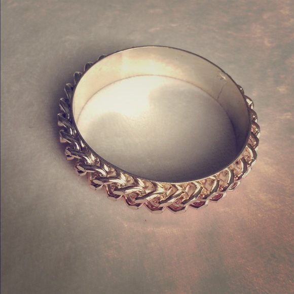 🎉JEWELRY SALE🎉Beautiful silver bracelet!❤️