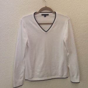 "346" Brooks Brothers V Neck Sweater, size Large