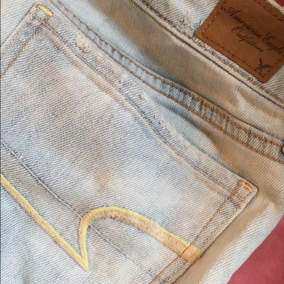 Ripped light washed jeans 👖 - Picture 2 of 2