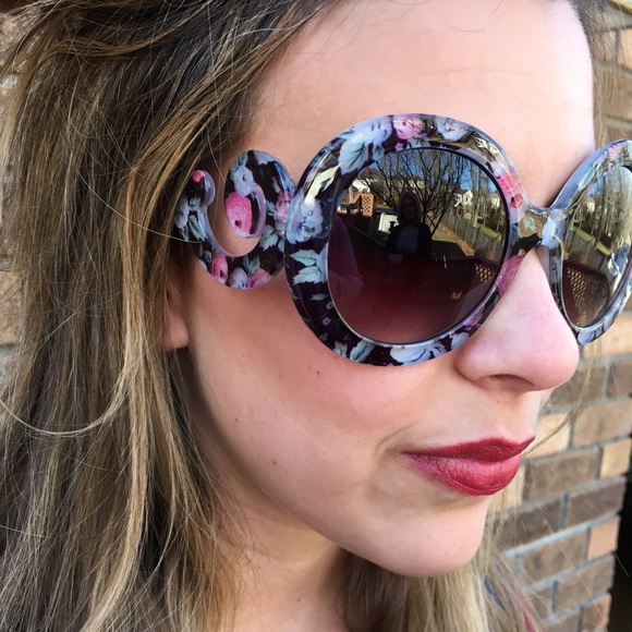 Floral swirl sunglasses - Picture 2 of 2