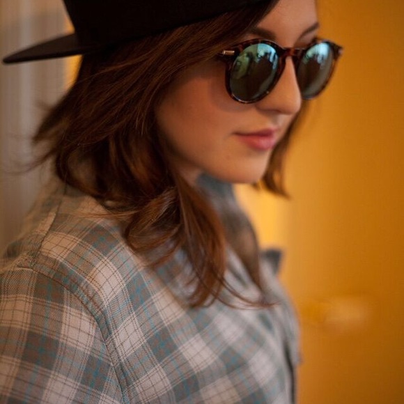 Perfect Flannel - Picture 2 of 4