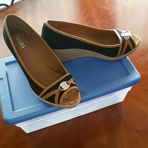 Peep toe wedge shoes