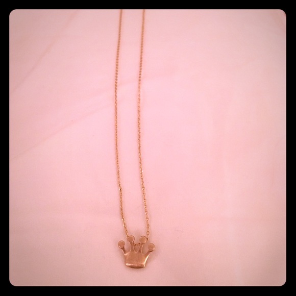 Gold crown necklace