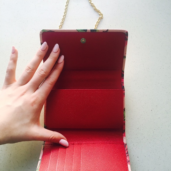 Dolce & Gabbana Wallet on a Chain - Picture 3 of 3