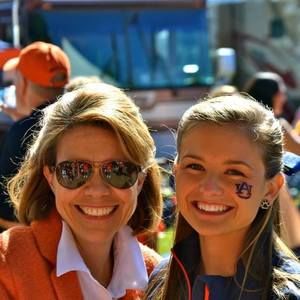 Meet your Posher, Leslie