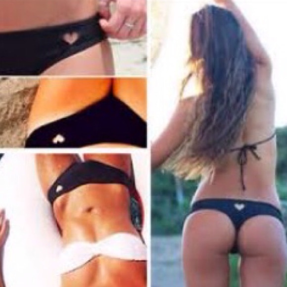 Cheeky black bikini bottoms