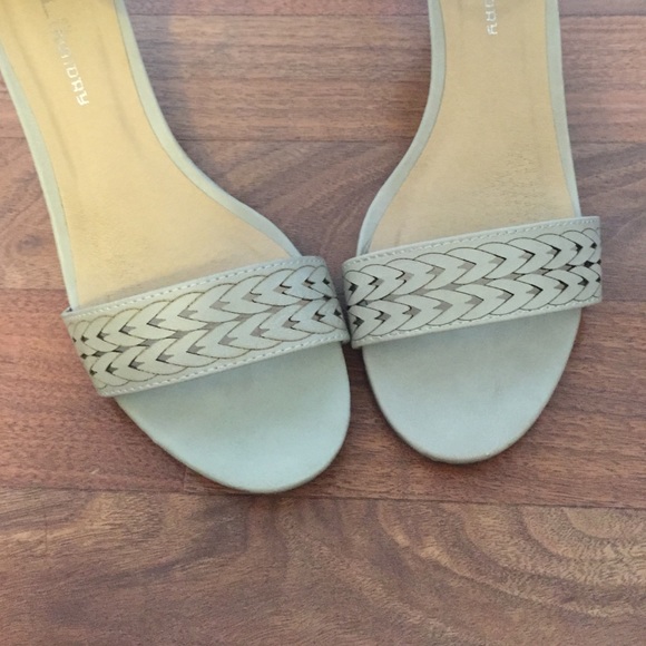 Chinese Laundry 'Tifanie' Wedge Sandal - Picture 3 of 4