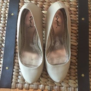 Cream closed toe heels