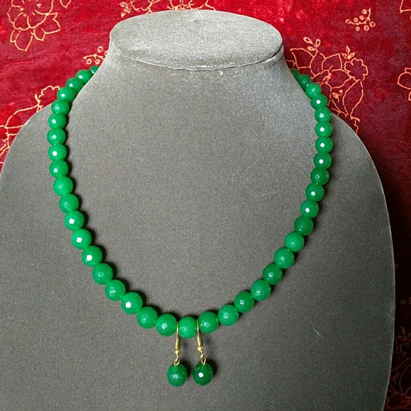 Jade Necklace with Earrings ON SALE🎄🎀🎄🎁