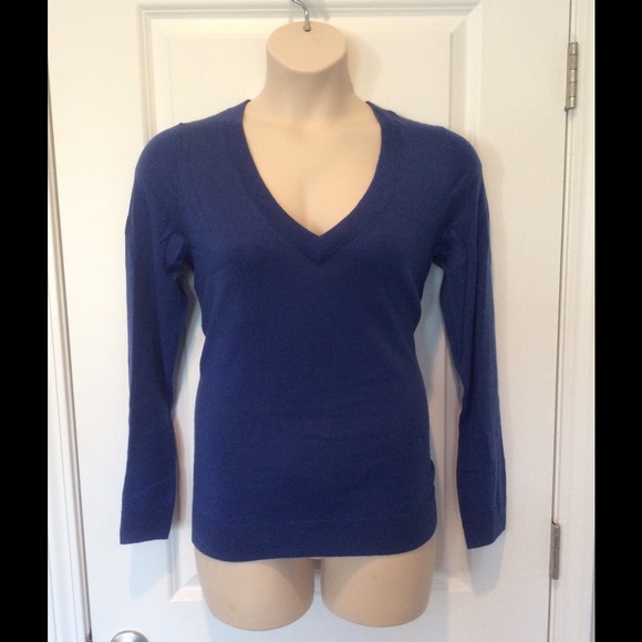 Gap.  Size L