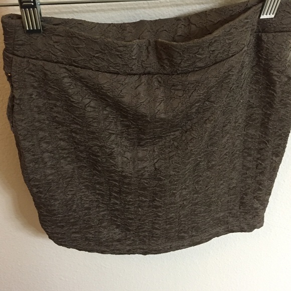 Skirt - Picture 3 of 3