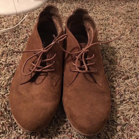 Shoes - Picture 1 of 4