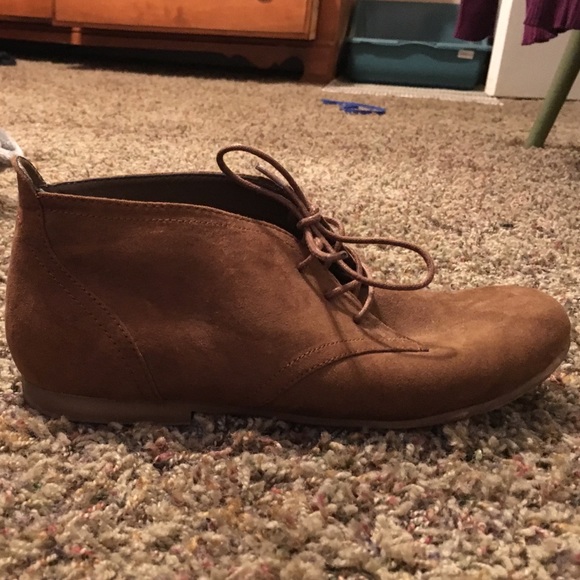 Shoes - Picture 3 of 4