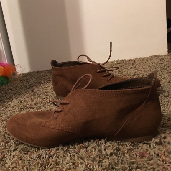 Shoes - Picture 4 of 4