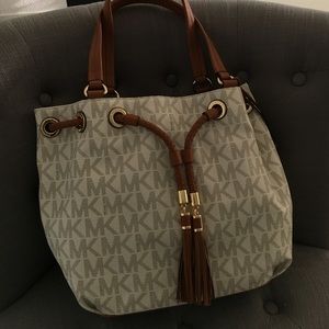 Michael Kors Vanilla LG gathered Tote *BRAND NEW**