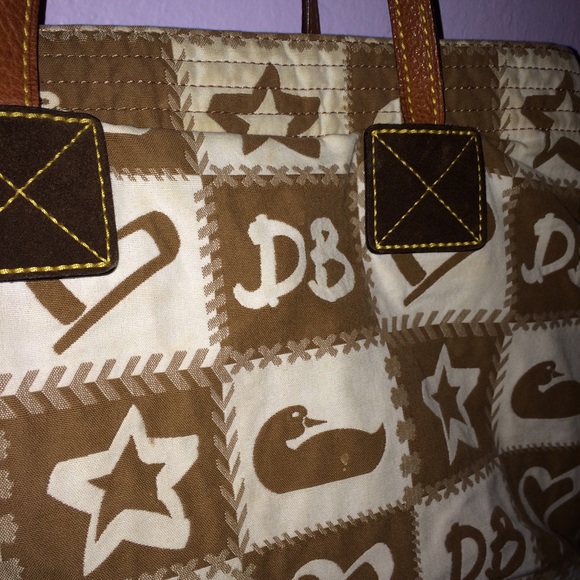 Dooney and Bourke Large Tote - Picture 3 of 4
