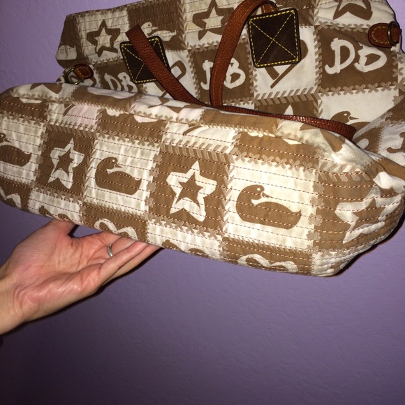 Dooney and Bourke Large Tote - Picture 4 of 4