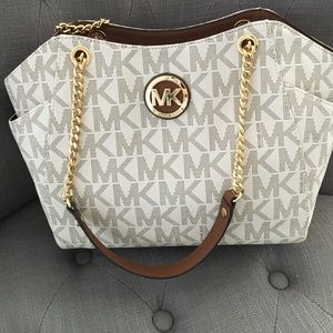 Michael Kors Brand new purse