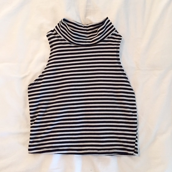 Black and white stripped crop tank!