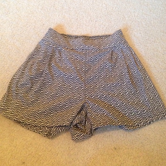 AE High-waisted Shorts