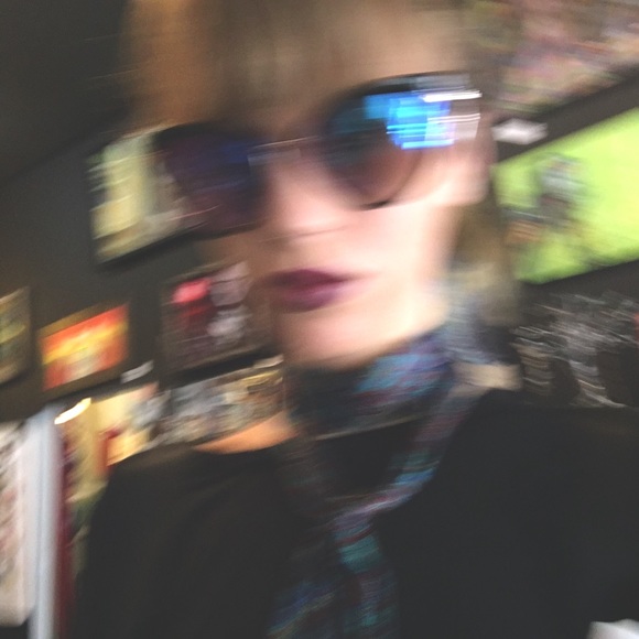 Meet your Posher, Mariah - Picture 1 of 1