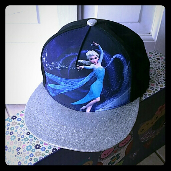 Brand new Elsa snap back hat