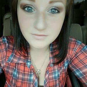 Meet your Posher, Lacey