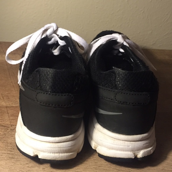 ❗️SOLD ON EBAY❗️Nike Black and White Running Shoes - Picture 2 of 3