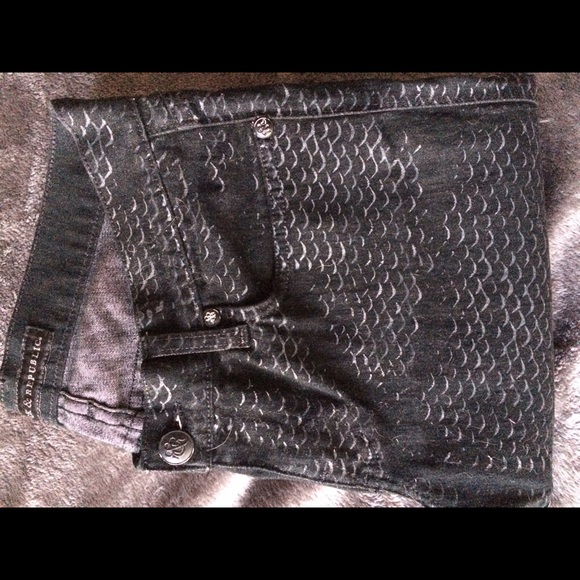 Python Print Denim - Picture 2 of 4