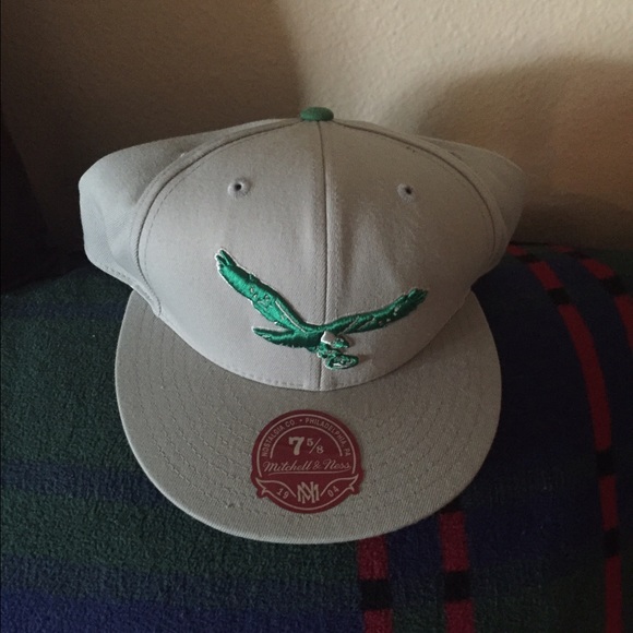 Eagles fitted hat