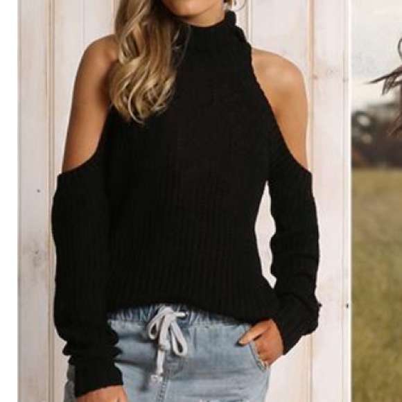Tops - 🎉🎉🎉Sexy black top 🎉🎉🎉