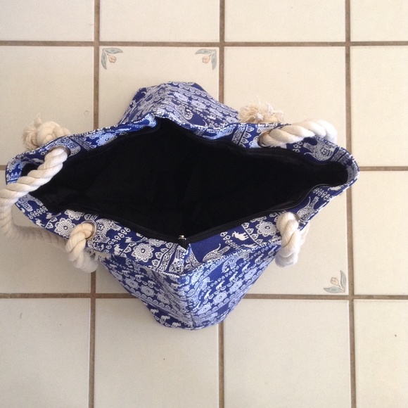 Blue Canvas Zipper Top Elephant Print Tote - Picture 4 of 4