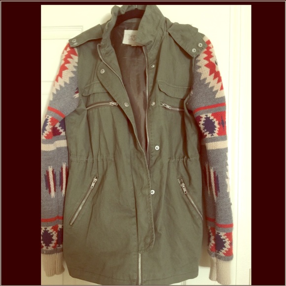 Utility jacket with Aztec print arms