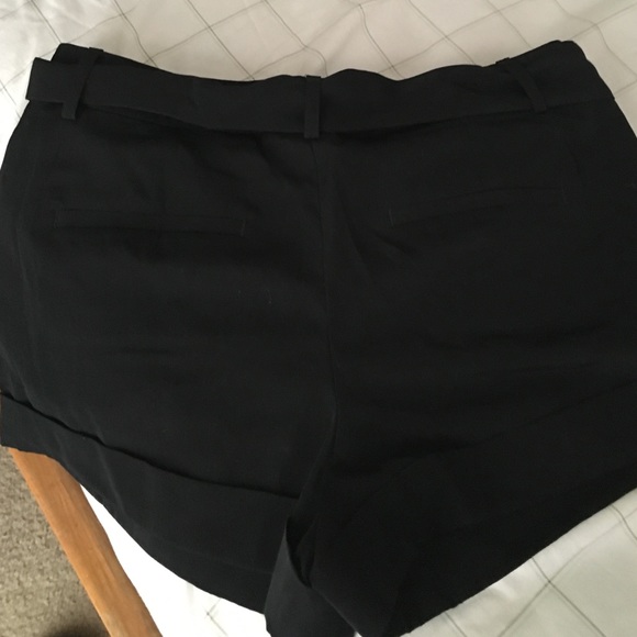 Express shorts - Picture 2 of 4