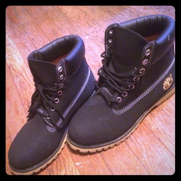 BLACK AND GOLD TIMBERLANDS♠️🔱 BOOTS