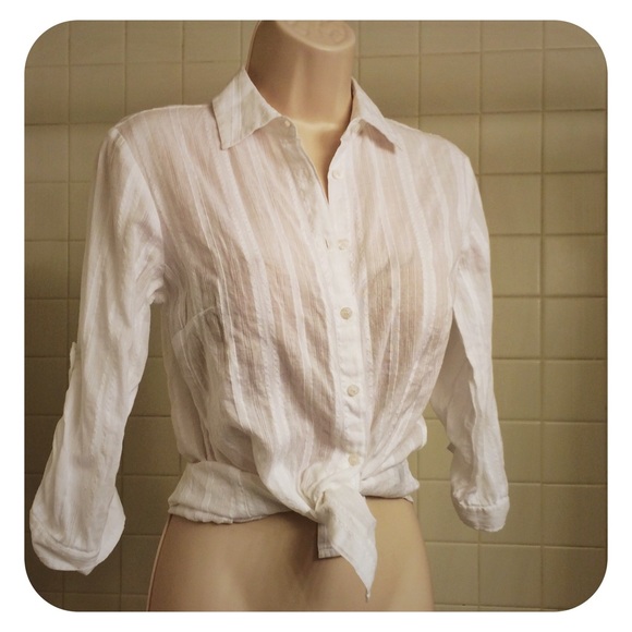 Cute & Classic White Patterned Button Down Shirt - image 2