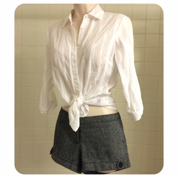 Cute & Classic White Patterned Button Down Shirt - image 3