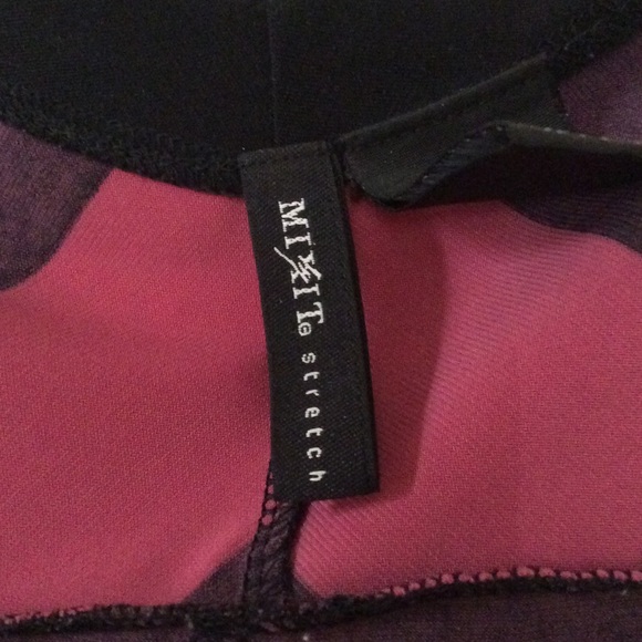 Blouse - Picture 2 of 3