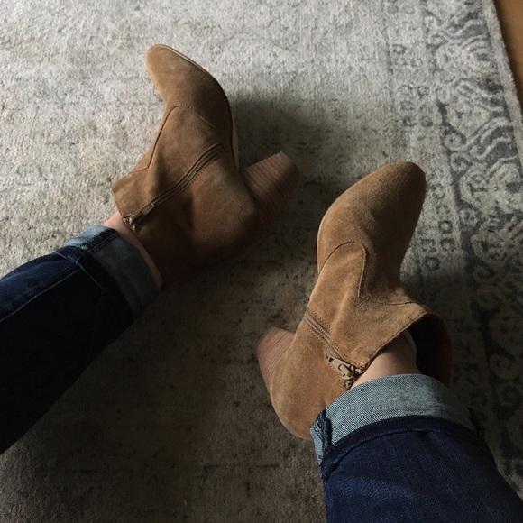 Meet your posher, Katie - Picture 2 of 3