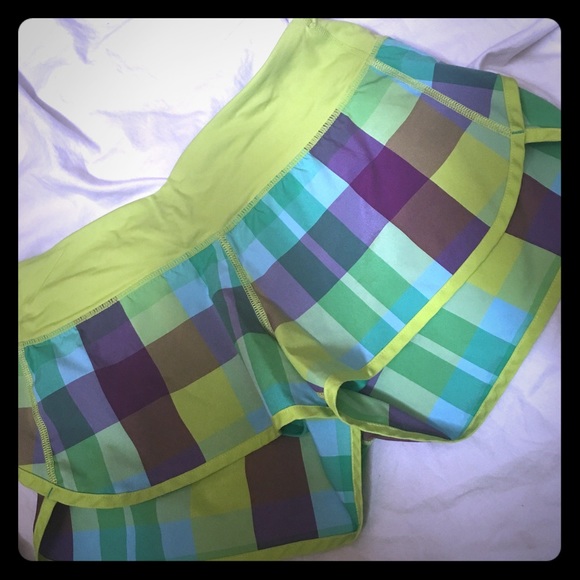 Size 4 plaid lululemon speed shorts