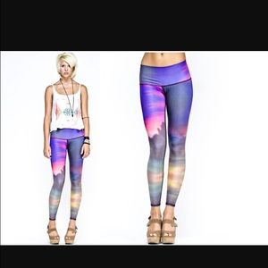 Teeki Women's Cloud Hot Pant SZ M