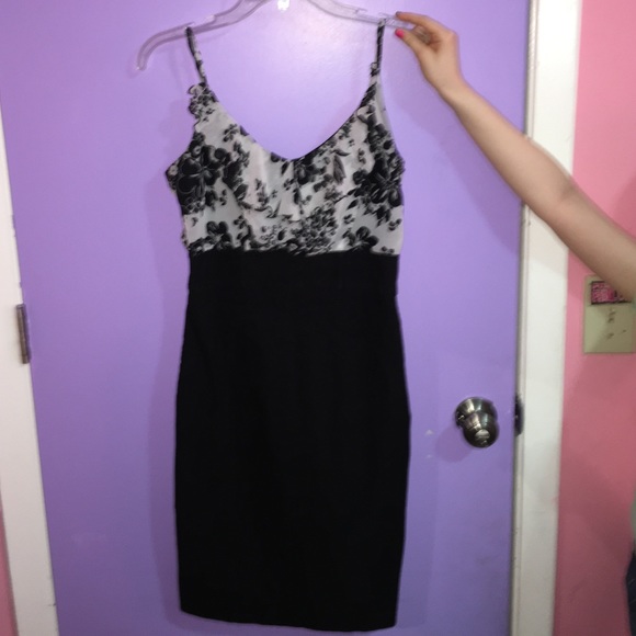 Mini skirt dress. Size 6 in great condition.
